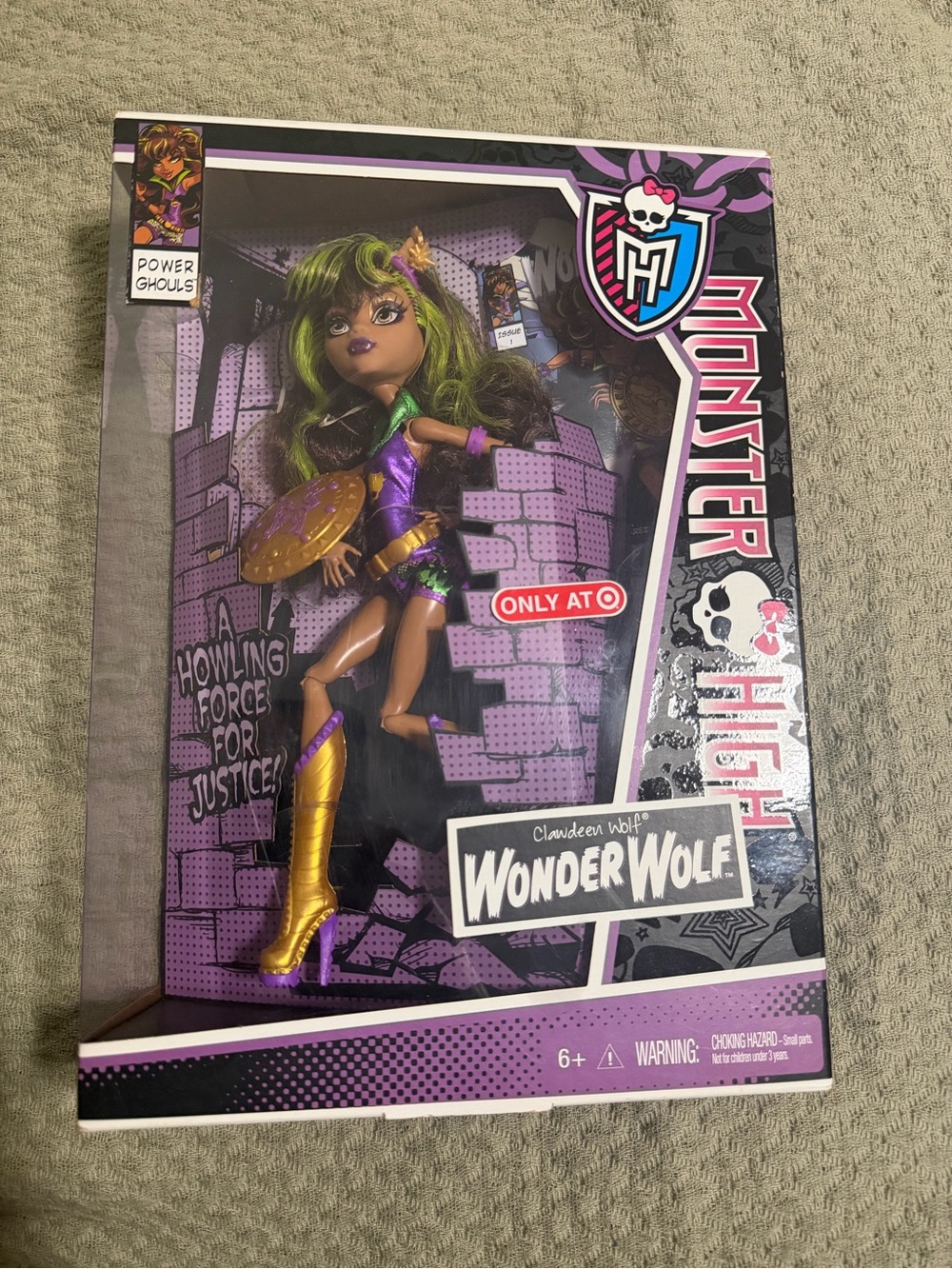monster high Wonder Wolf Doll in Purple and Gold Outfit